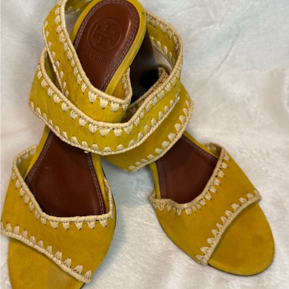 Tory Burch Yellow Raffia Suede Ankle Strap Sandals Block Heels Womens 6.5 - Picture 11 of 16